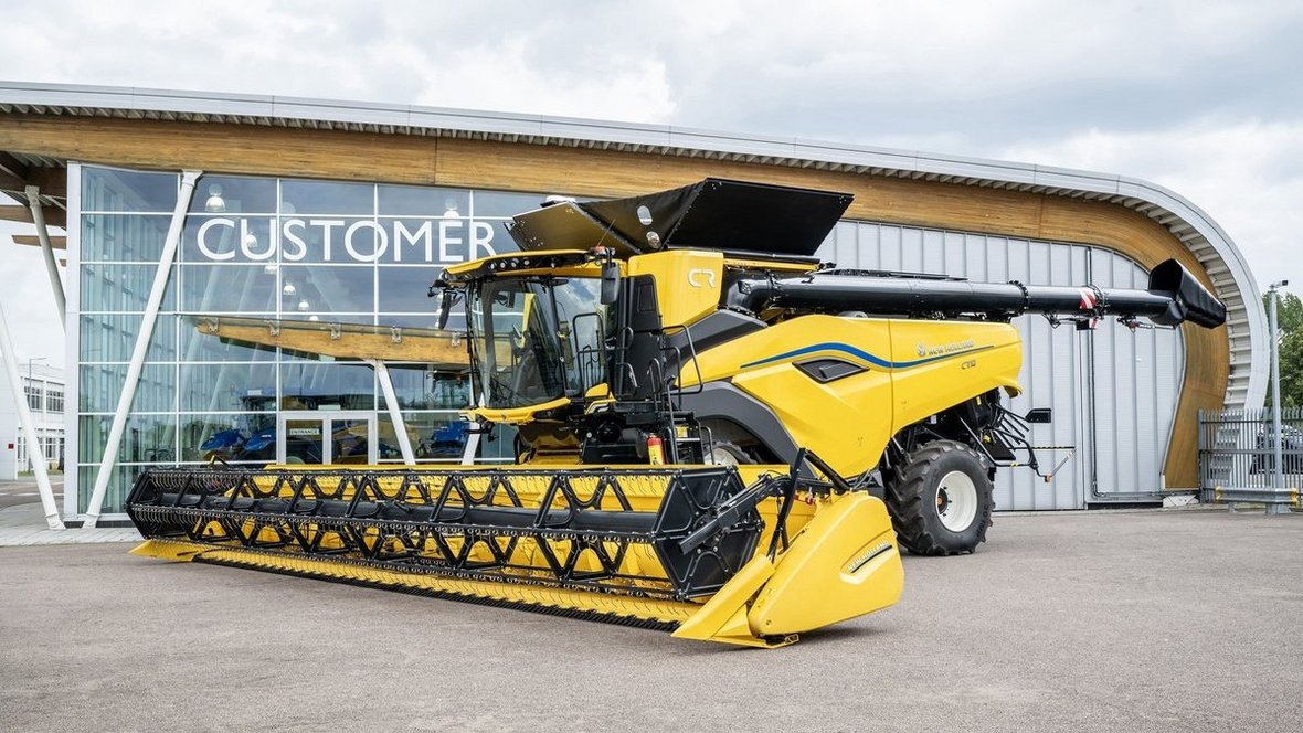 Oficjalna premiera kombajnu New Holland CR 10