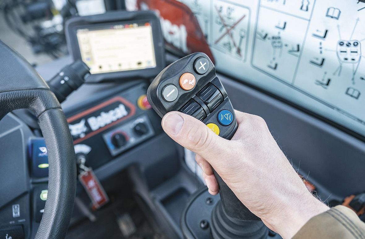 Test praktyczny ładowarki Bobcat TL43.80 HF Agri
