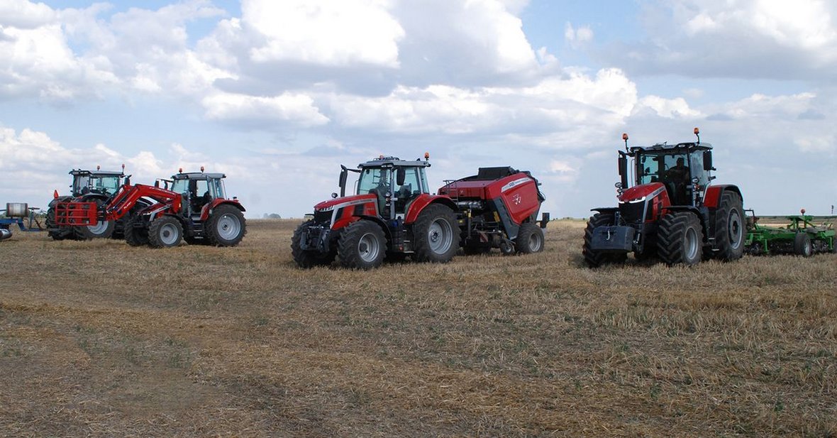 Massey Ferguson Field Camp pod Wałczem