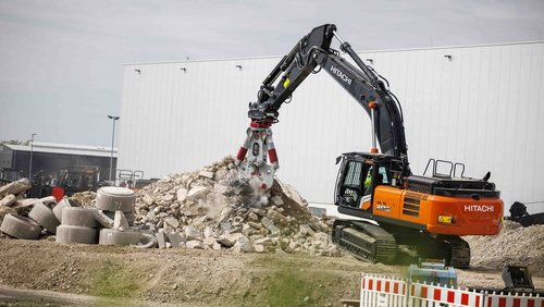 Premiera Hitachi na Intermacie