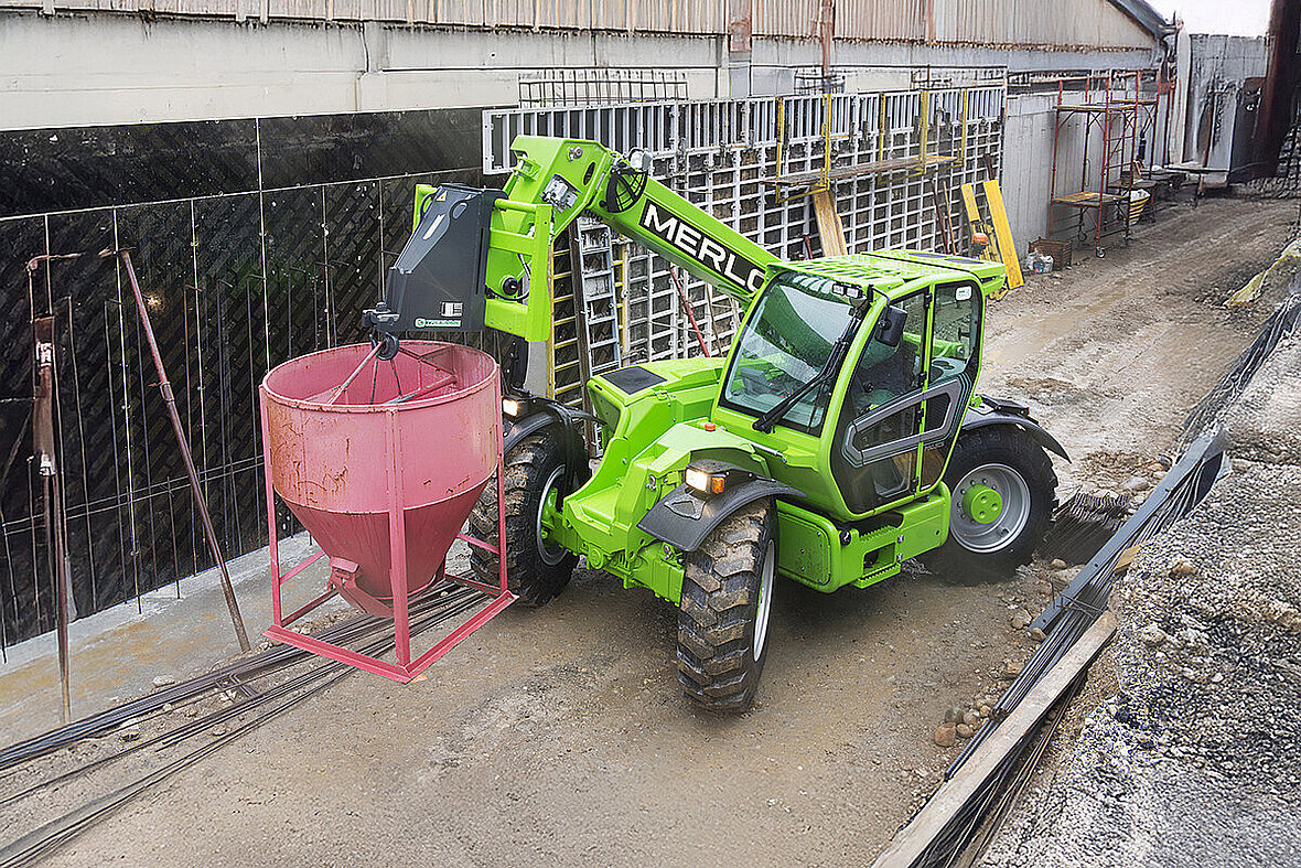 Merlo TF50.8 oferuje maksymalny udźwig 5000 kg  wysokość podnoszenia 7,8 m.