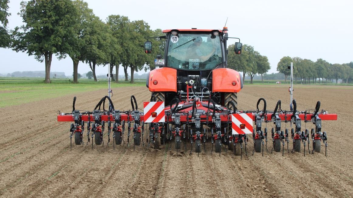 Pora na mechaniczne odchwaszczanie od Kverneland