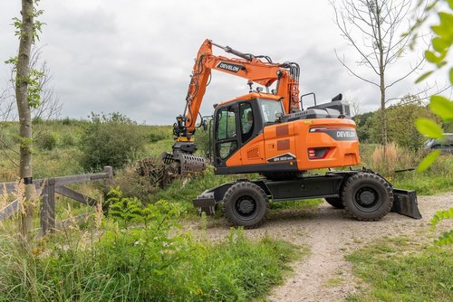 Nowa generacja koparek kołowych Develon serii WEX-7K
