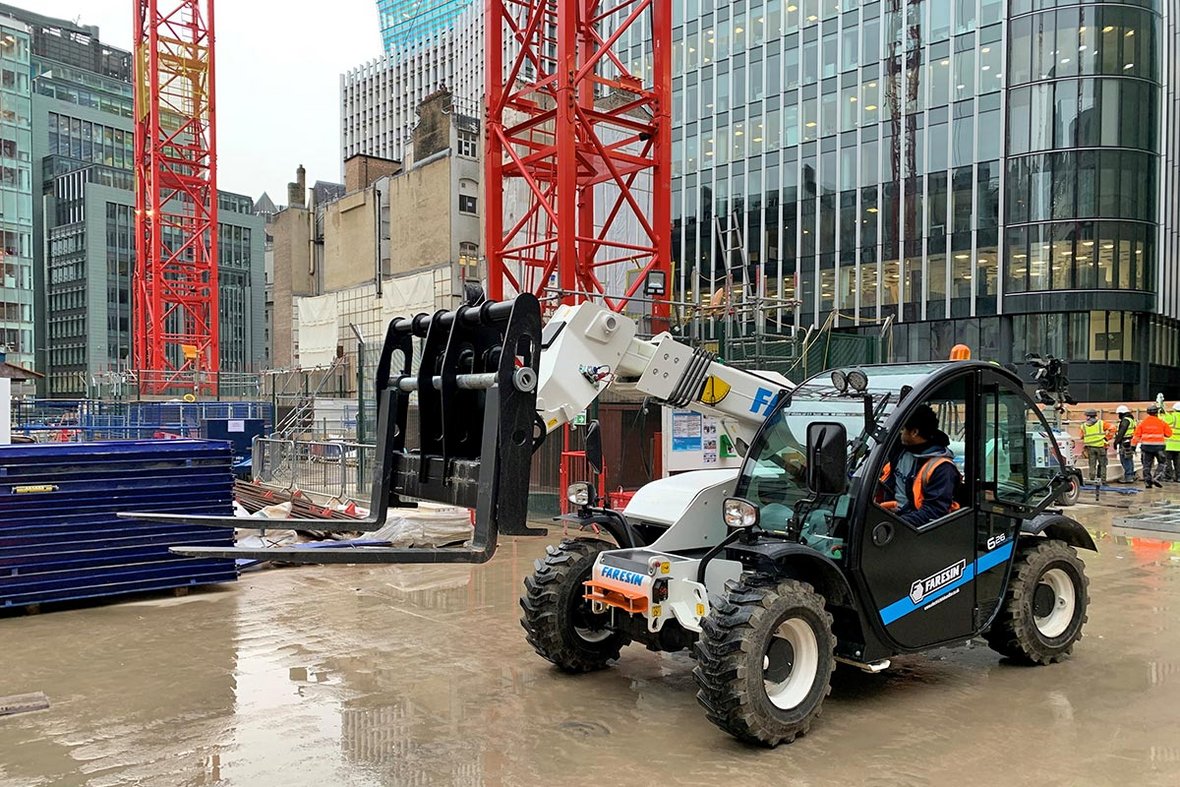 Faresin 6.26 Full Electric – kompaktowa elektryczna ładowarka teleskopowa