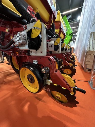 Super Walter W650 Autotrailer – precyzyjny siewnik rzędowy z Argentyny