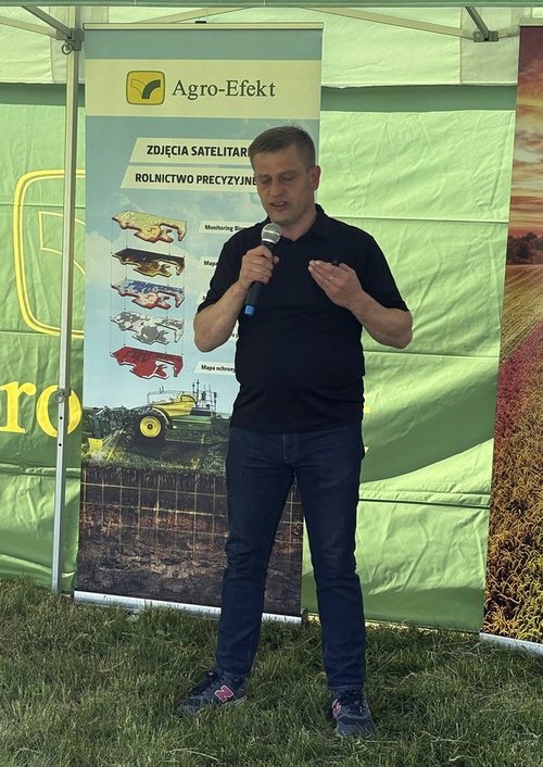 Mateusz Janicki, specjalista  z John Deere Polska.