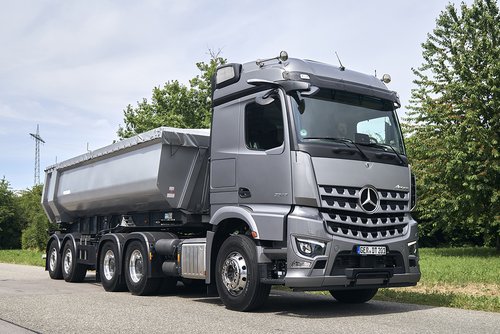 Nowe rozwiązania dla transportu od Mercedes-Benz