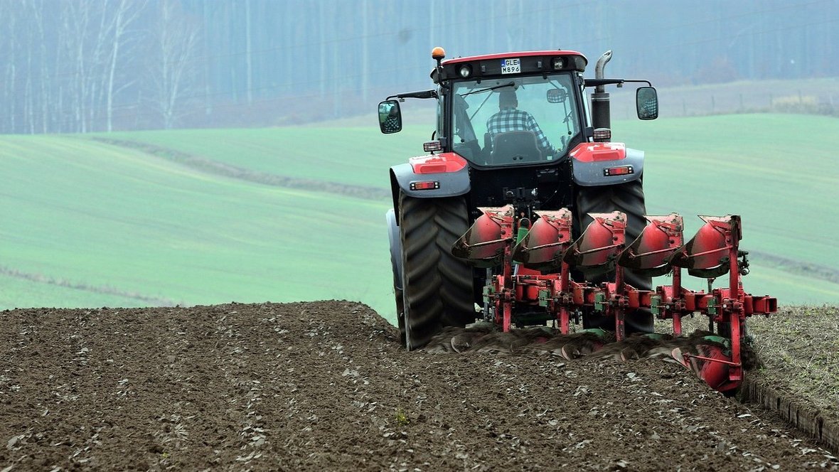 Dwucyfrowy spadek sprzedaży ciągników rolniczych w Polsce w 2022 r.