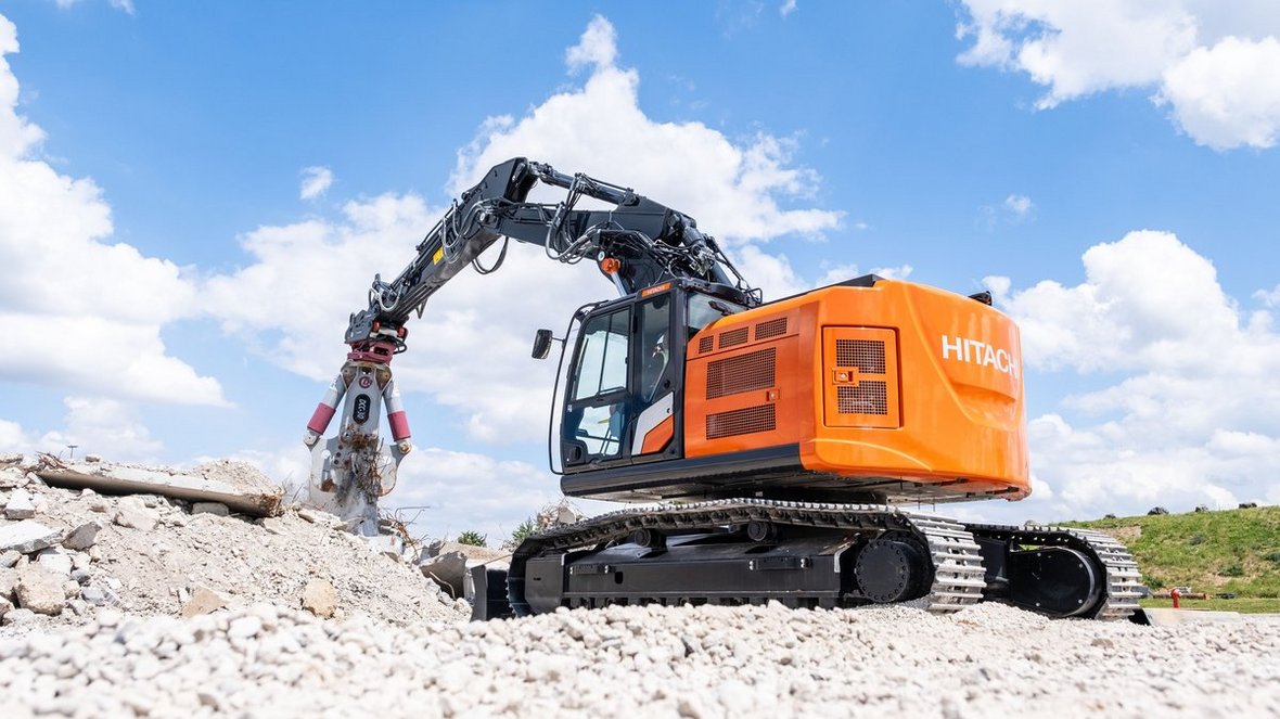 Nowe konfiguracje średnich koparek gąsienicowych Hitachi