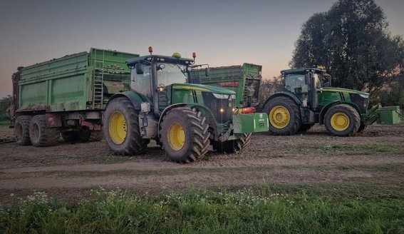Pro Agro - rozrzutniki Strautmann z jednej ręki
