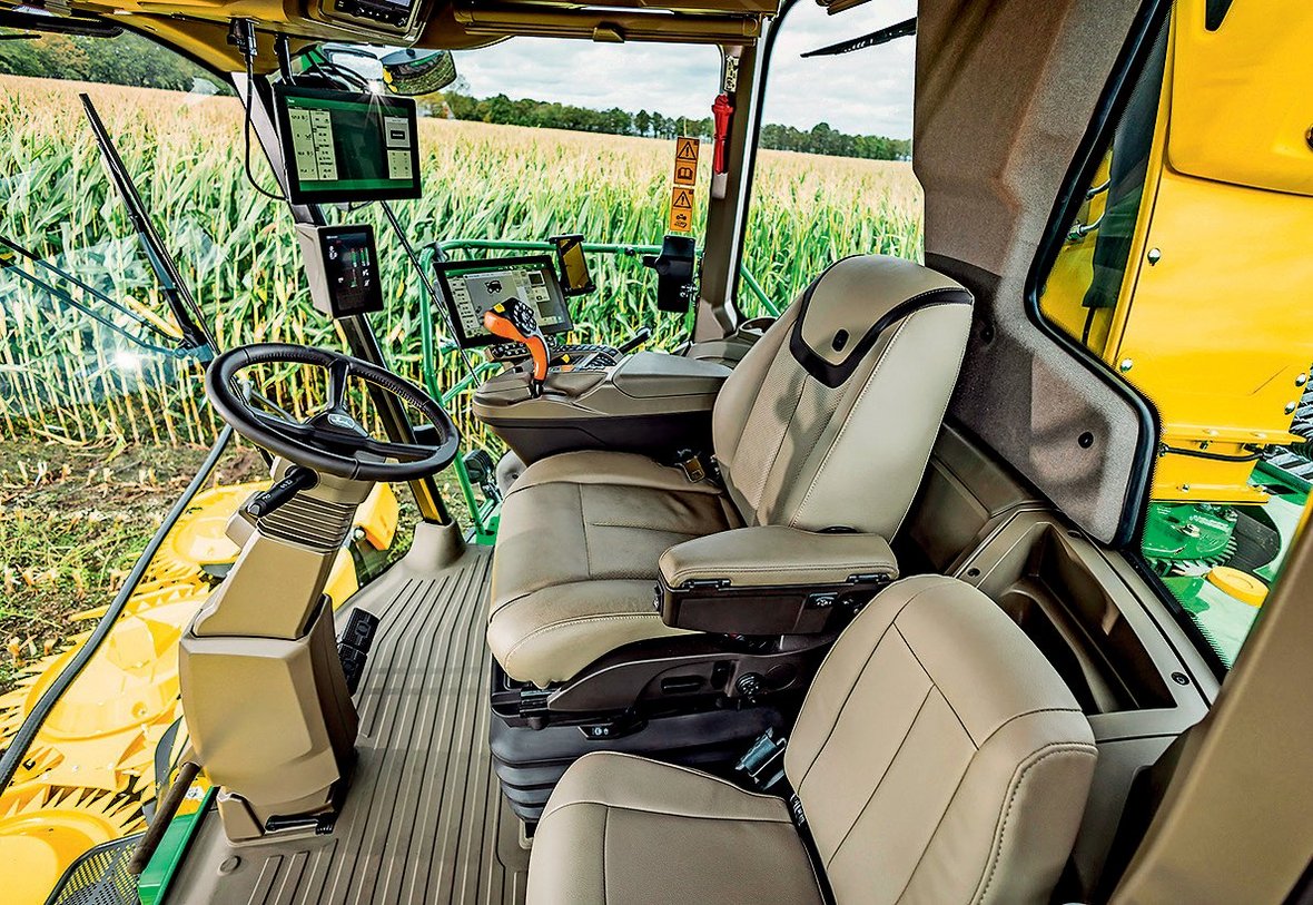Nowe sieczkarnie polowe John Deere serii F8 i F9