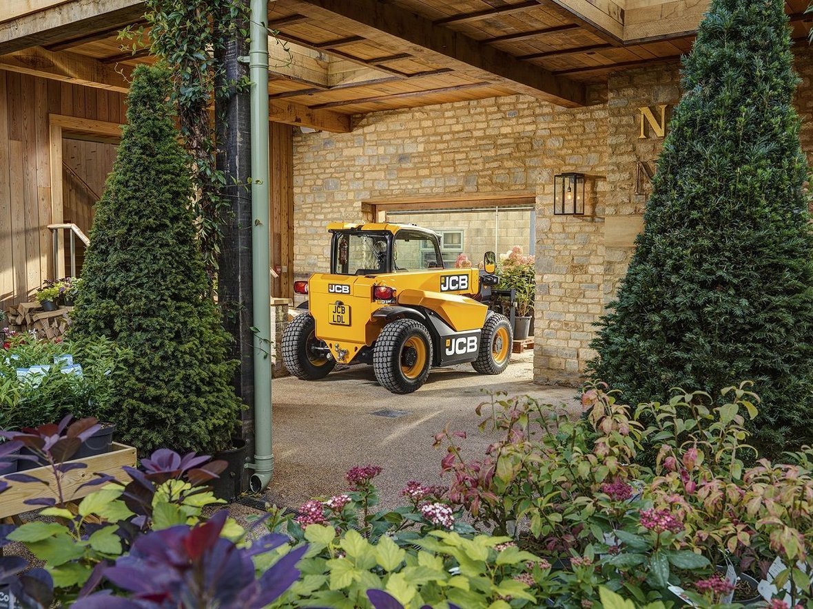 Nowa ładowarka 514-40 firmy JCB wyposażona jest w silnik o mocy 25 KM.