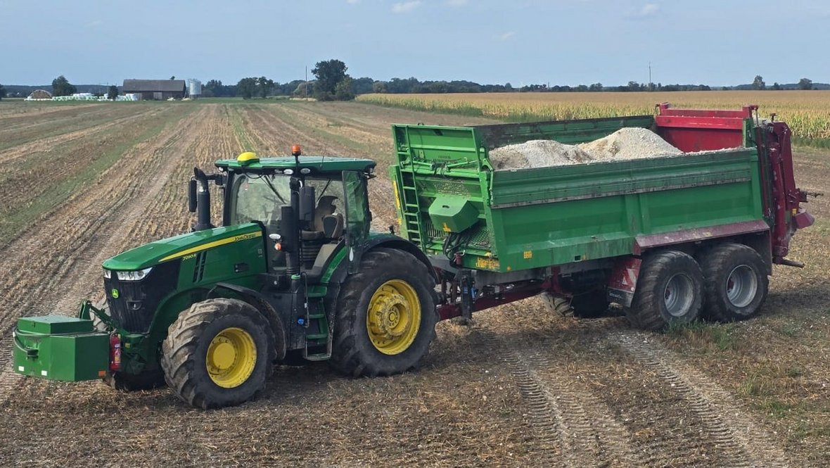 Pro Agro - rozrzutniki Strautmann z jednej ręki