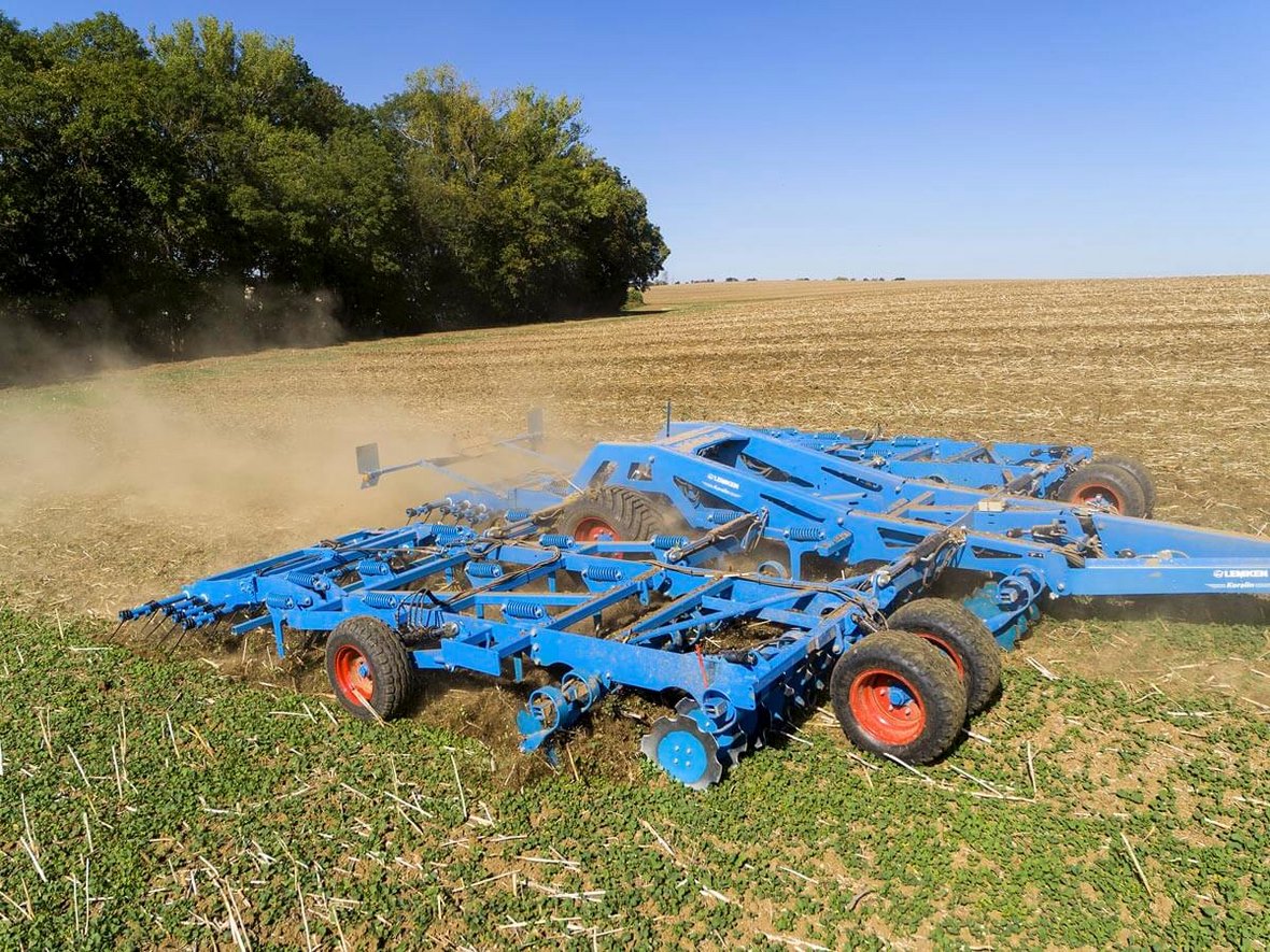 Lemken - hybrydowy kultywator Koralin