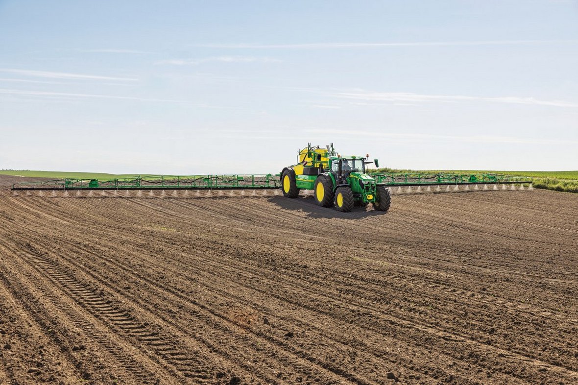 Automatyczny oprysk i precyzyjna ochrona roślin od John Deere