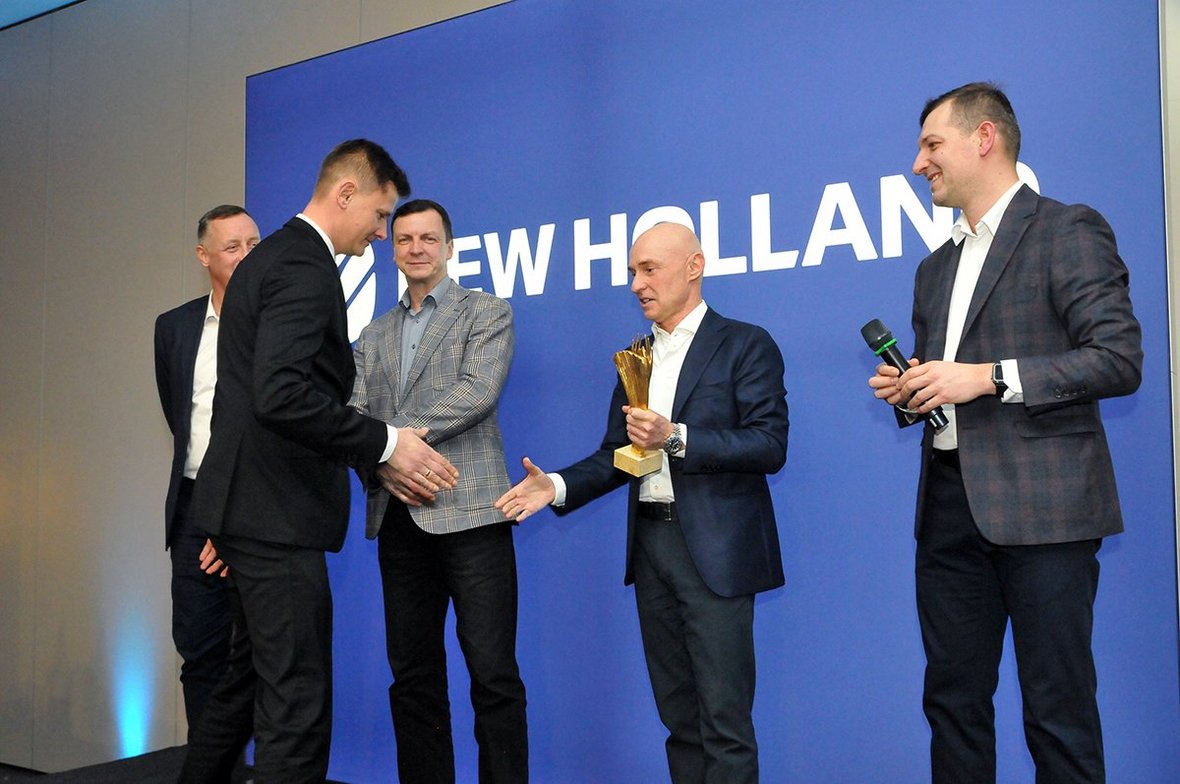 New Holland uhonorował najlepszych dilerów i serwisy 2024