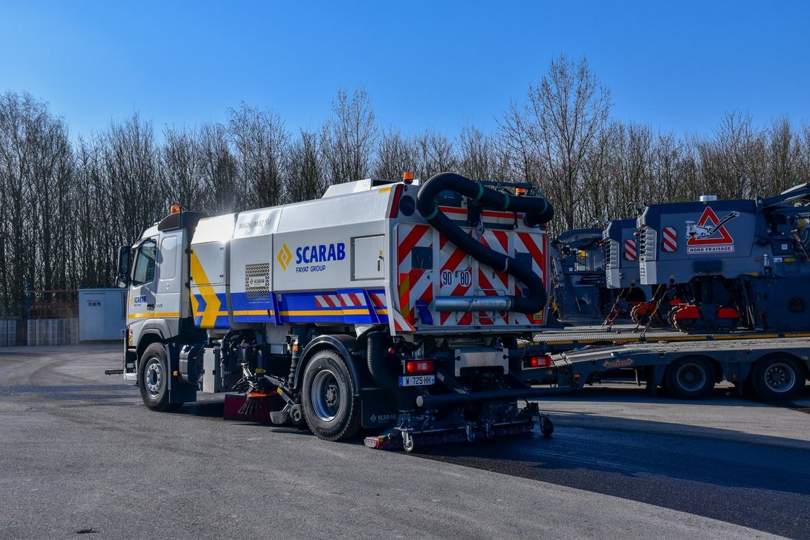 Nowa zamiatarka Scarab Magnum 82 SV