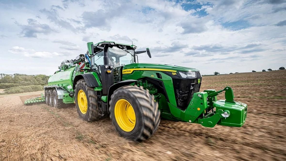 Sprzedaż ciągników rolniczych w maju. Rynek spada, John Deere rośnie