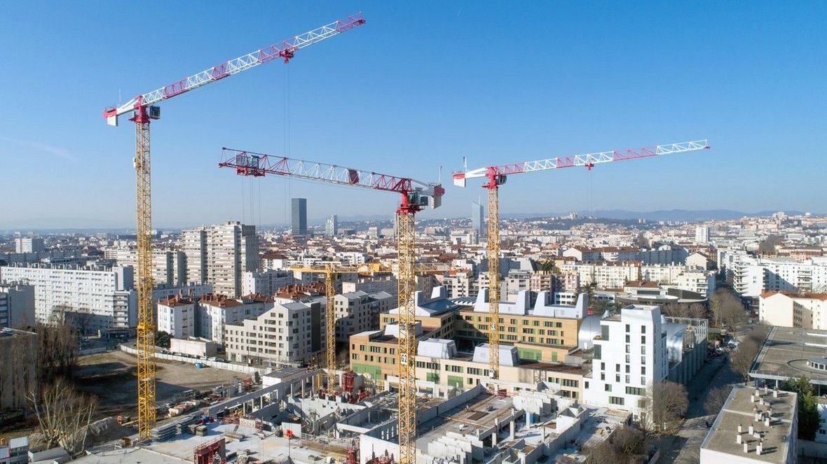 Cztery żurawie Potain tworzą panoramę Lyonu w projekcie Vues Ciel