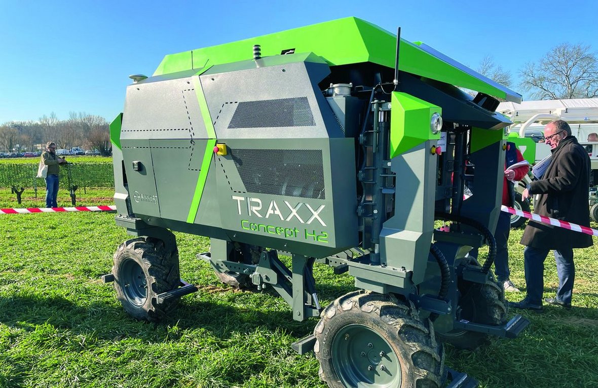 Exxact Robotics zaprezentował prototyp swojego robota Traxx Concept z wodorowym ogniwem paliwowym i akumulatorem o mocy 35 kW.