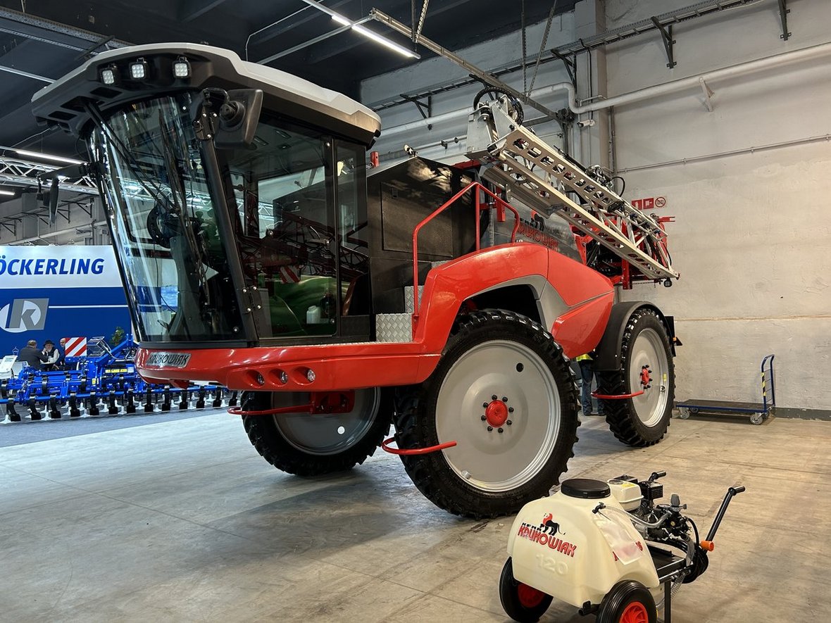Opryskiwacze Krukowiak zintegrowane z platformą xFarm Technologies – nowy krok w stronę precyzyjnego i zrównoważonego rolnictwa.