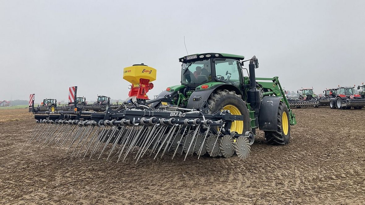 Pokazy w polu Agro-Tom  