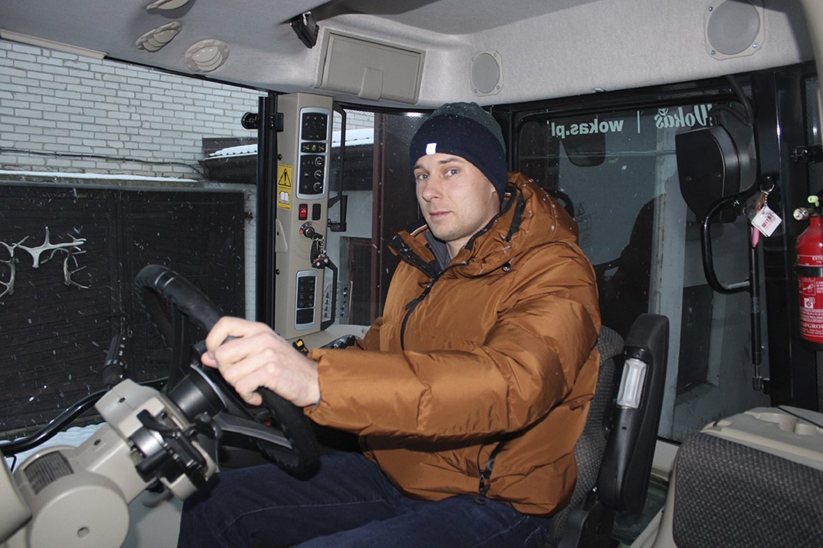 Tomasz Stefaniuk prowadzi ze swoimi rodzicami 70 ha gospodarstwo rolne w gminie Mordy w powiecie siedleckim, w województwie mazowieckim. 