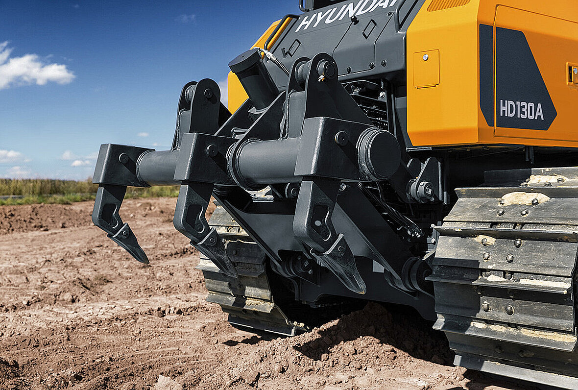 HD130A może być fabrycznie przygotowany do instalacji systemu sterowania 3D Trimble Earthworks.