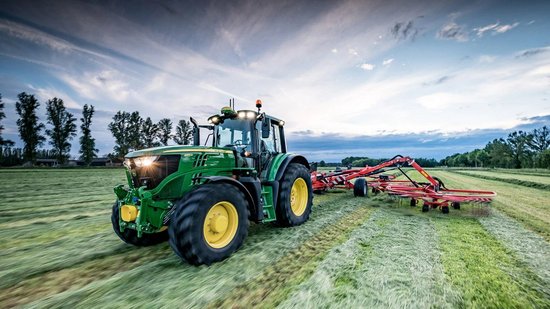 1. John Deere 6155M - 253 szt.
