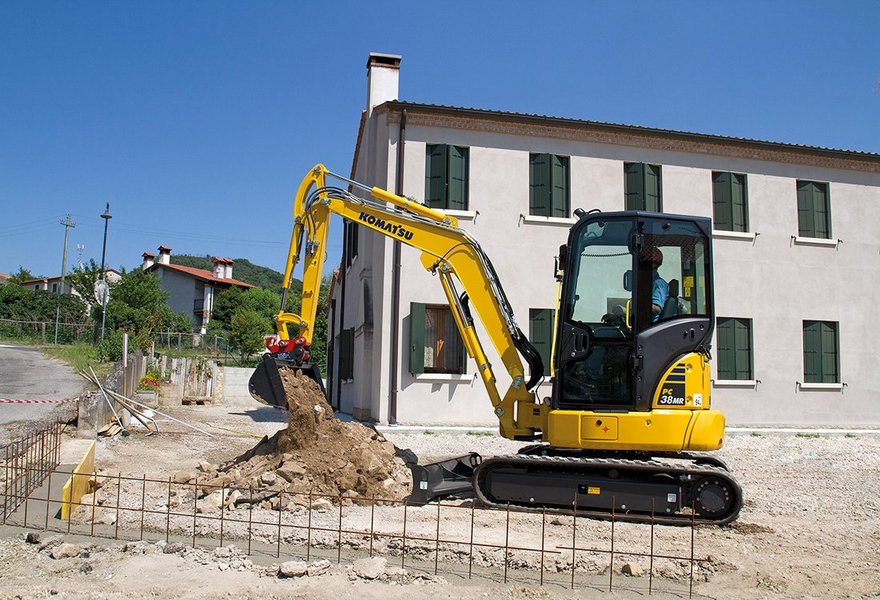 Komatsu prezentuje nową generację minikoparek kompaktowych