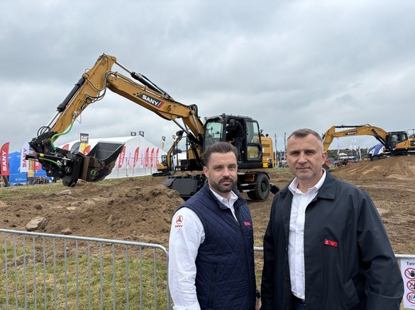 Od lewej: Michał Łabiński, menedżer ds. sprzedaży; Norbert Gal, menedżer ds. sprzedaży (obaj Sany Poland).