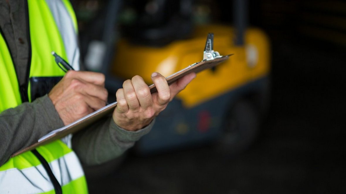 Jak kupić używaną maszynę budowlaną? Praktyczny poradnik 