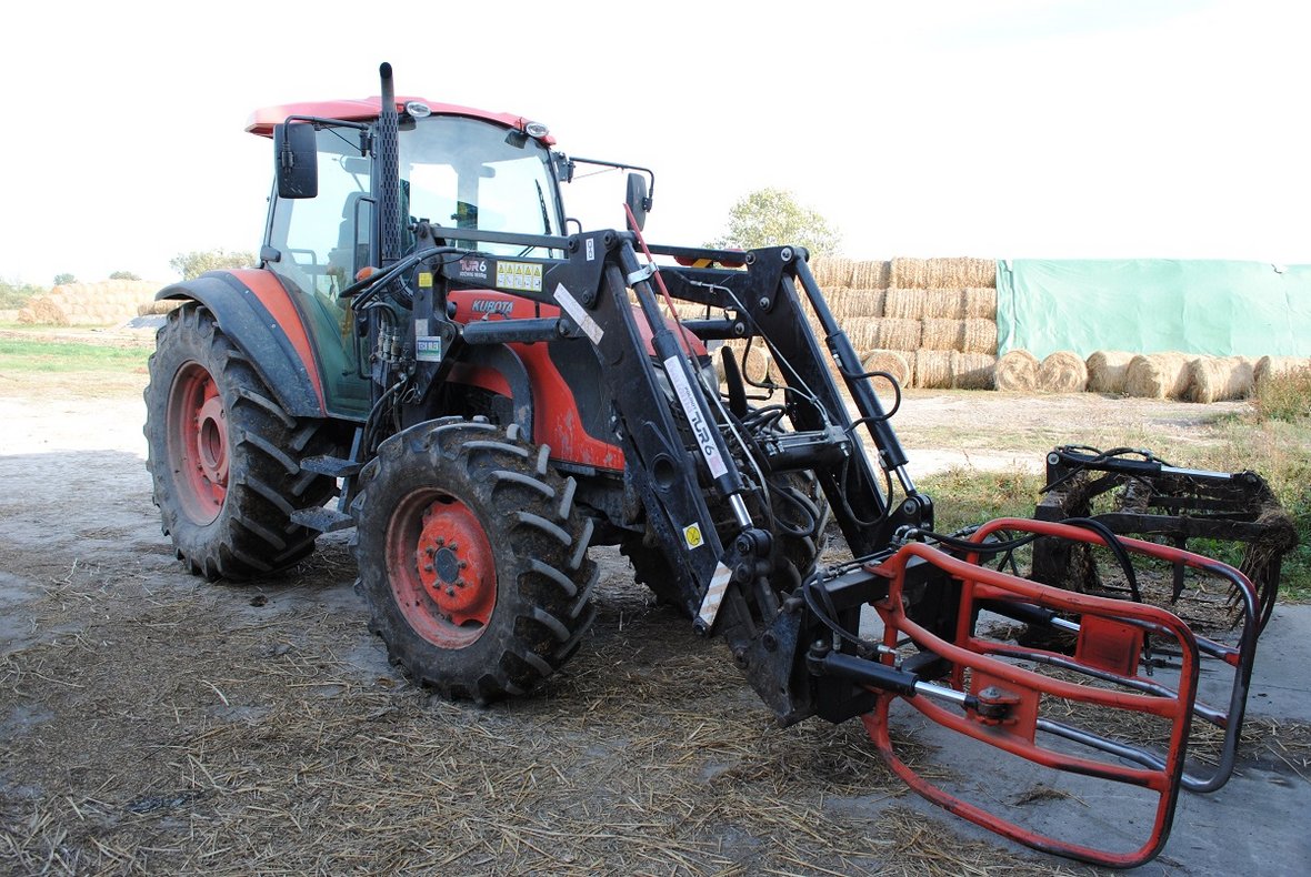 Kubota M9540