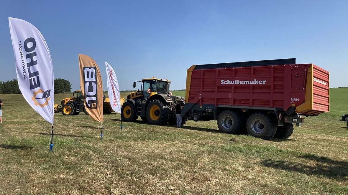 Czas na zbiory trawy w Akademii Agrihandler
