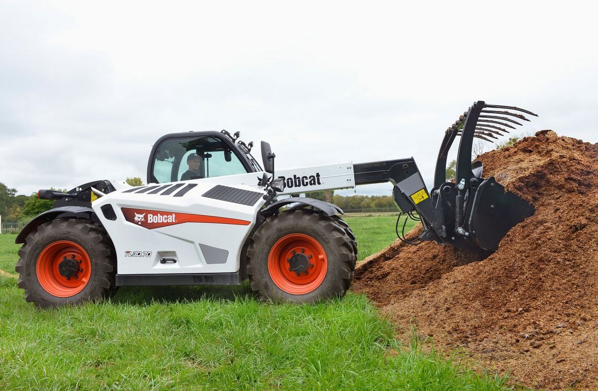 Nowe maszyny i osprzęt do letnich prac porządkowych od Bobcat 