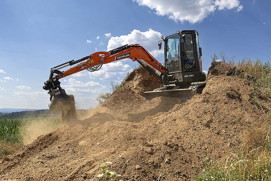 Develon DX35Z-7 po modernizacji z nowym silnikiem