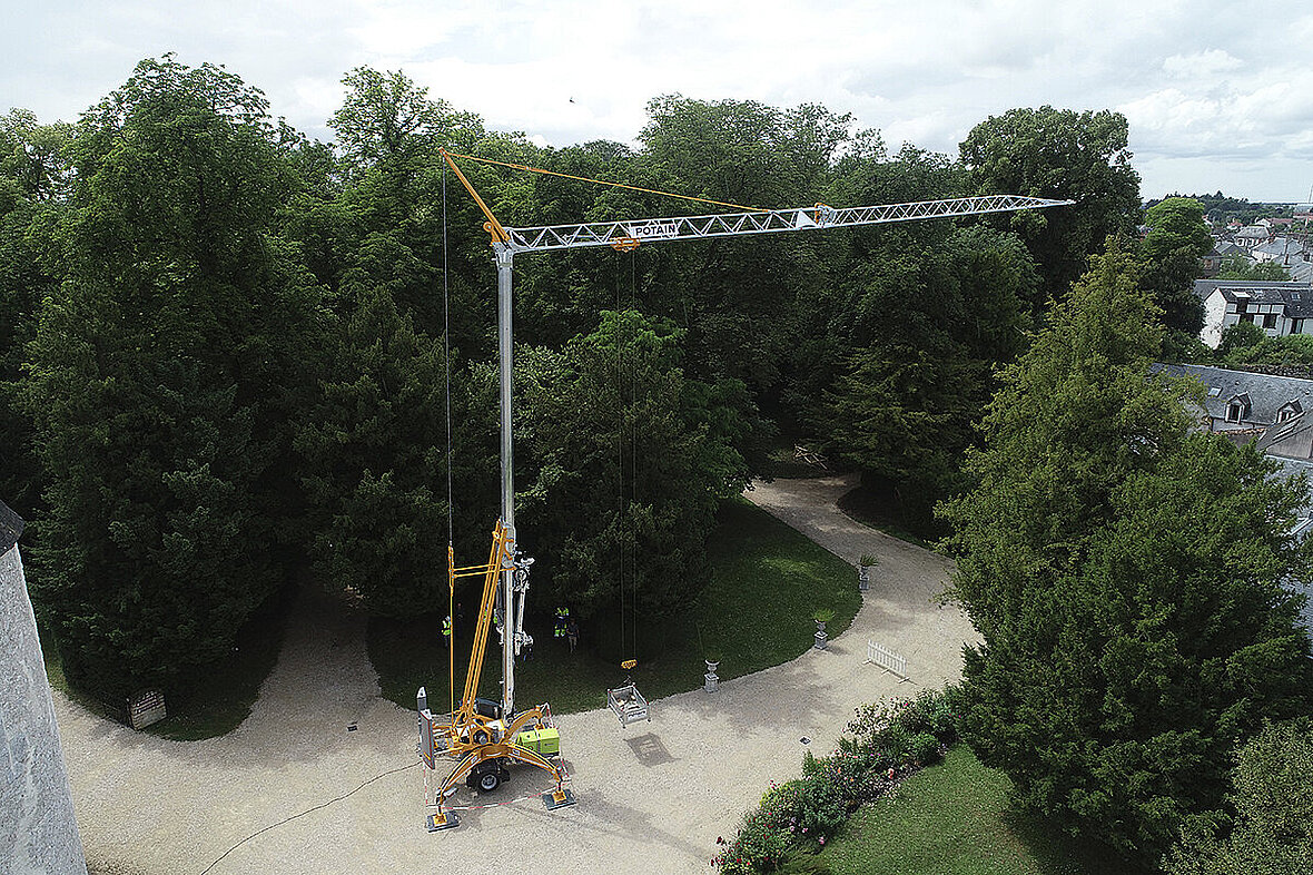Opcjonalny PowerBoost wykorzystuje akumulatory AGM o pojemności 16 kWh i może pracować samodzielnie lub wspólnie z siecią budowlaną.