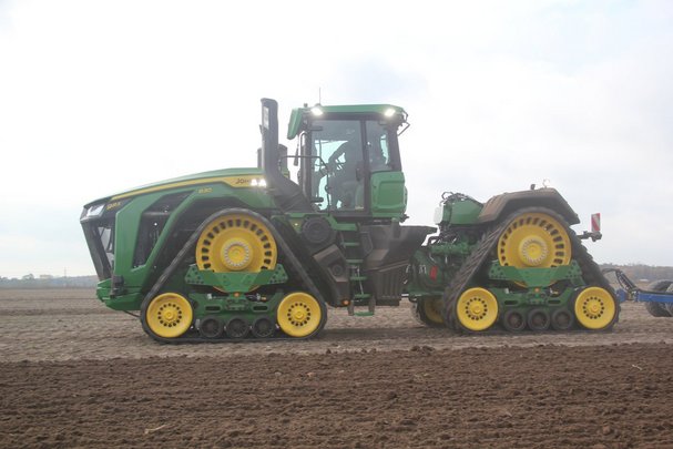 Gigant John Deere 9RX 830 już w Polsce