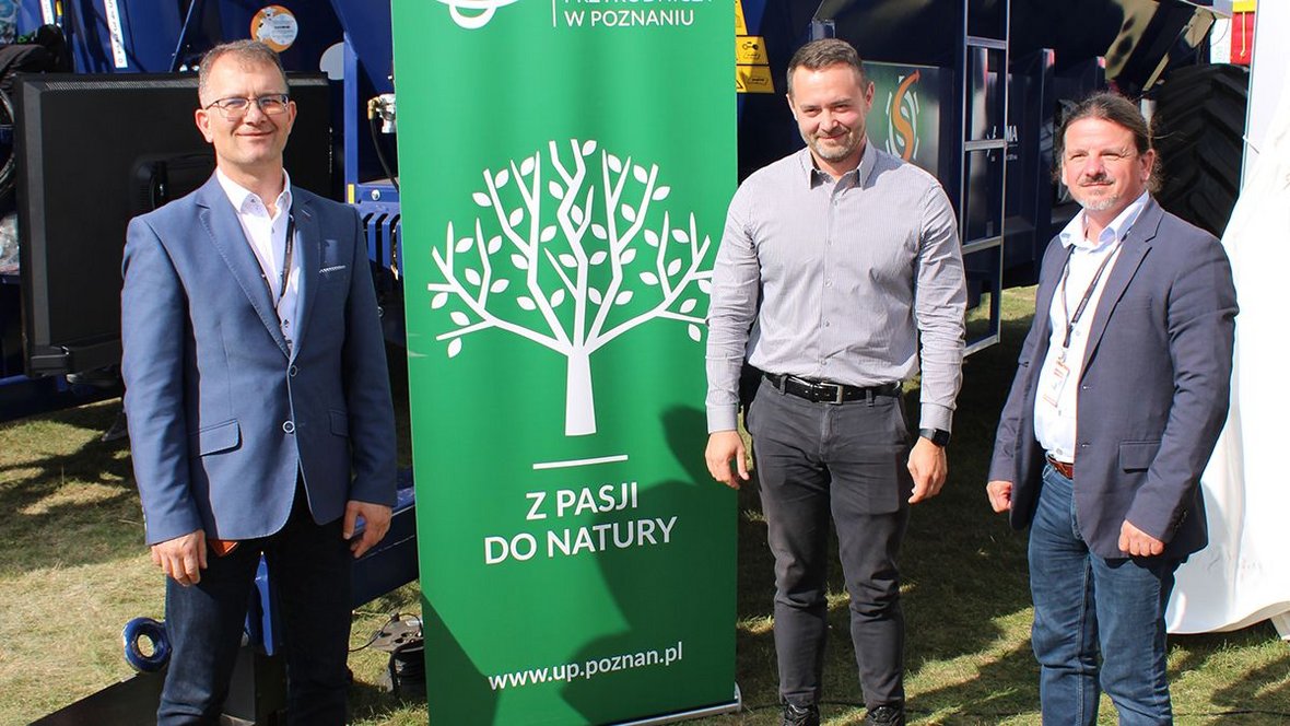 Od lewej: dr inż. Mirosław Czechlowski, Tomasz Łuczak (A-LIMA-BIS) i dr Tomasz Wojciechowski.