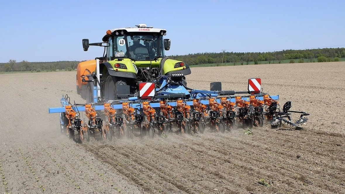 Amazone 12-rzędowy pielnik Ventera 