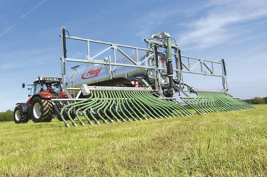 Dużą część sprzedaży stanowią wozy asenizacyjne i rozrzutniki.