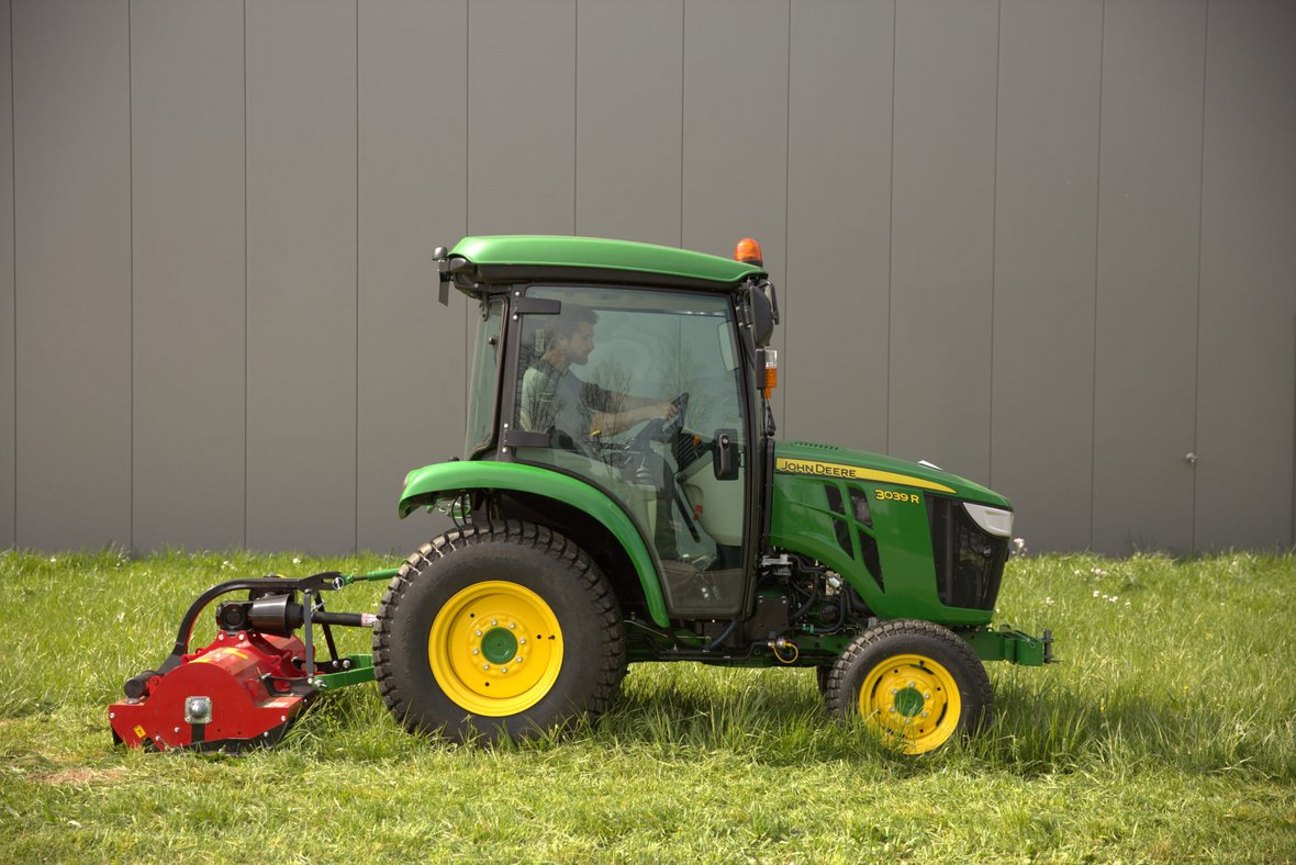 ciągnik kompaktowy john deere