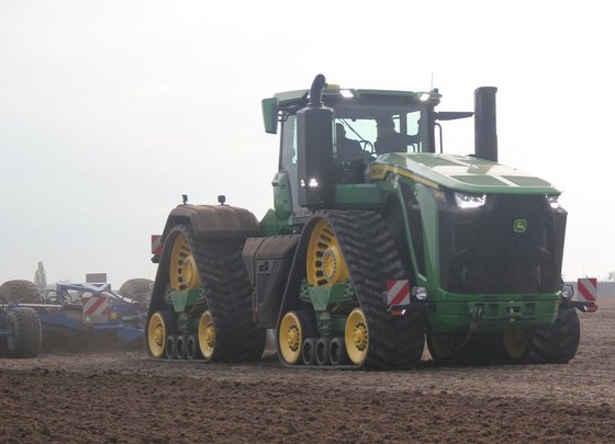 Gigant John Deere 9RX 830 już w Polsce