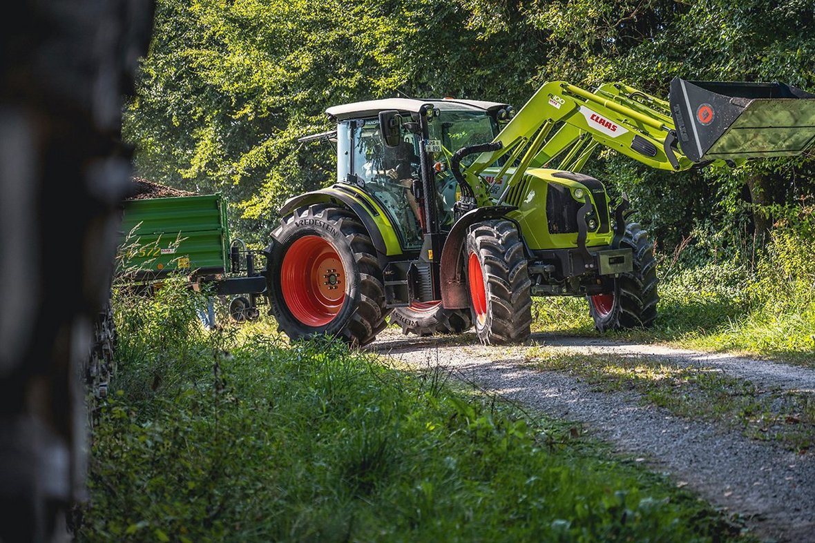 Nowe opony Vredestein Traxion do ciągników Claas Arion 500 i 600