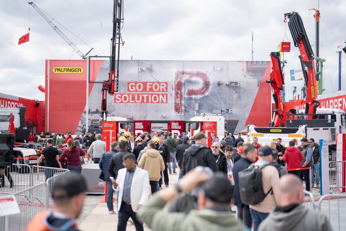 Nowe standardy w dziedzinie rozwiązań dźwigowych i usługowych od Palfinger 