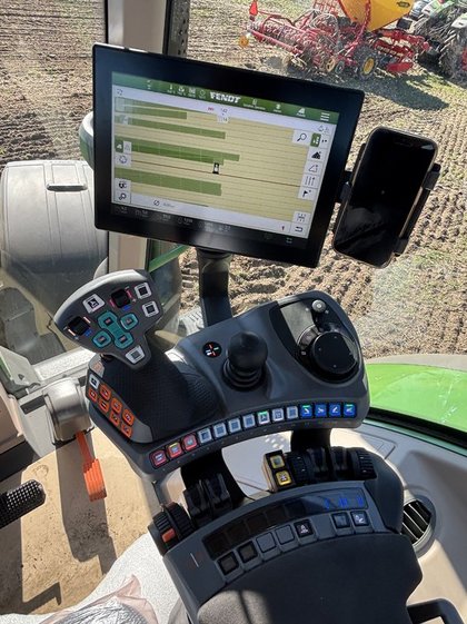 Agravis Technik Polska: Innowacje w polu – Valtra, Fendt i Väderstad w akcji