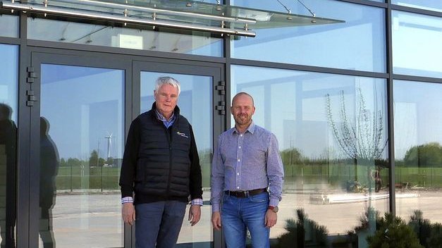 Od prawej: Bartłomiej Smoliński, dyrektor handlowy i Gregor Kremer, doradca klienta strategicznego (obaj Agravis Technik Polska).