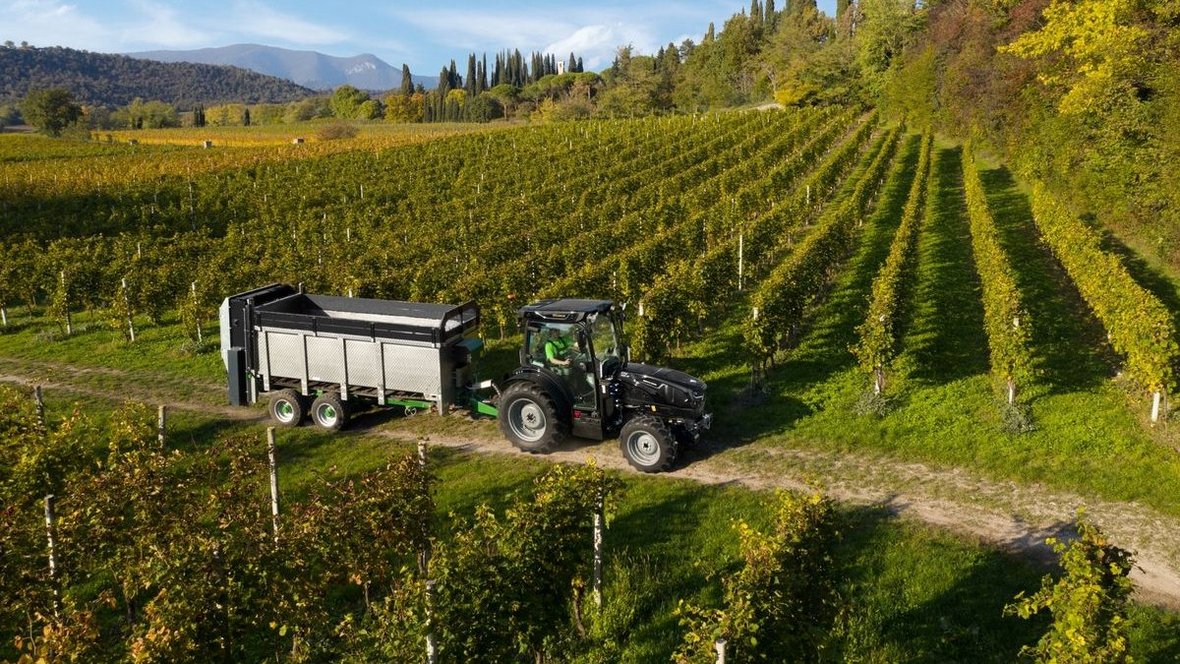 Deutz-Fahr serii 5 DF TTV z technologią sterowania 4 kołami