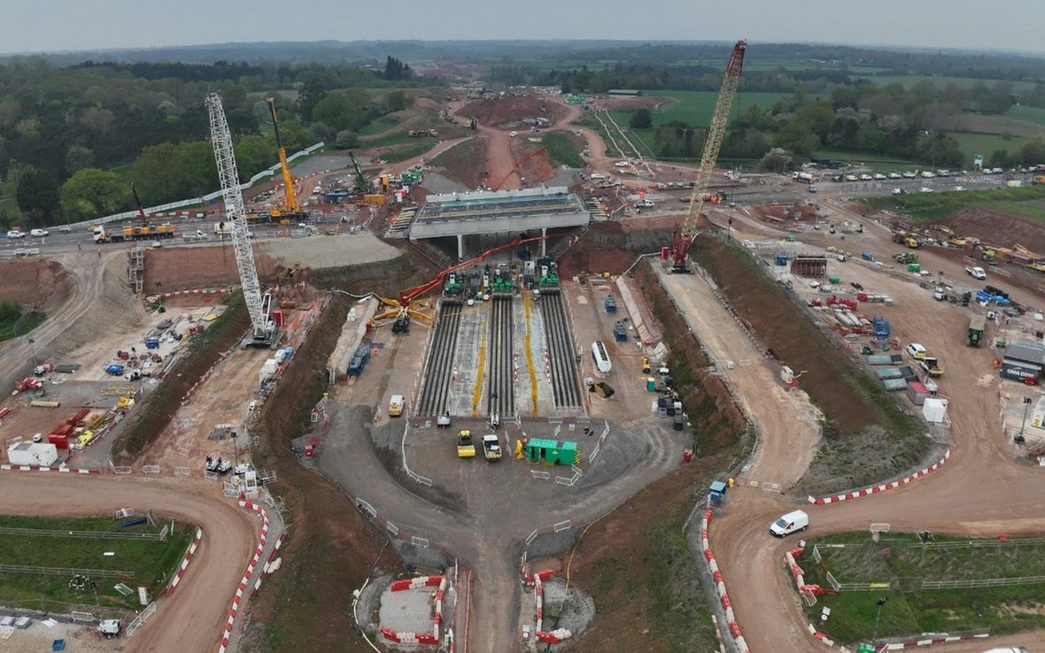 Technologia monitoringu wspiera budowę mostu HS2 w Warwickshire
