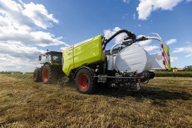 Nowe standardy wydajności z prasą Claas Rollant 630 RC Uniwrap